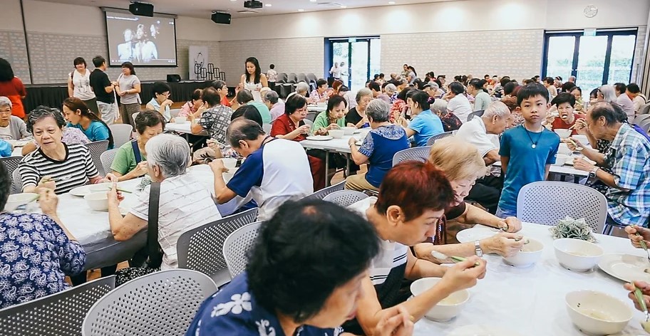 Partager un pot : favoriser la communauté et le bien-être des personnes âgées de Singapour